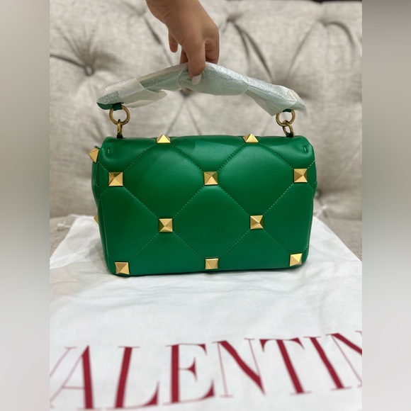 NWT Valentino Garavani Large Leather Roman Stud Shoulder Bag - Picture 6 of 11